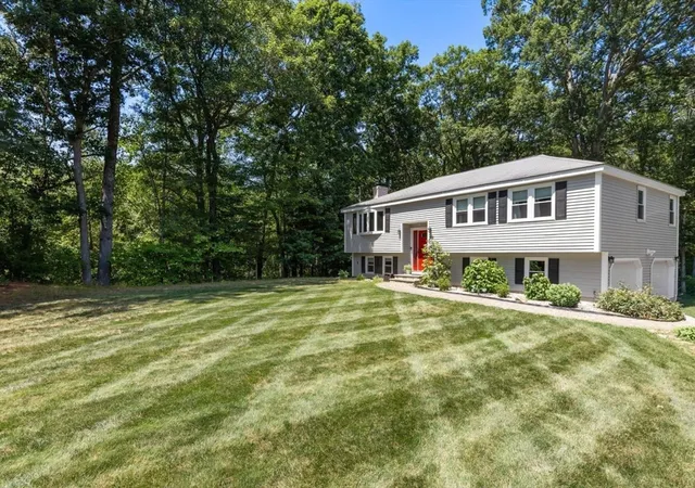 2nd image of 199 Ash St, Hopkinton, MA 01748 | MLS# 73553306