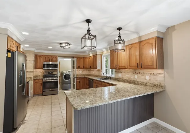 3rd image of 71 Rolling Hill Dr, Exeter, RI 02822 | MLS# 73534440