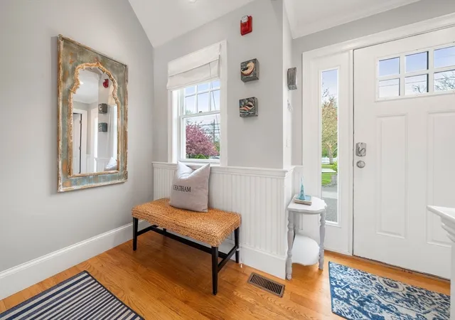 4th image of 1068 Main St, Wakefield, MA 02633