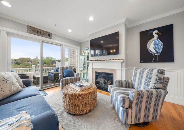5th image of 1068 Main St, Wakefield, MA 02633