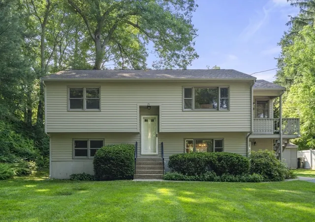 Homes for sale in Bellingham, MA | 21 Andrews St, Bellingham, MA 02019 | MLS# 73541755
