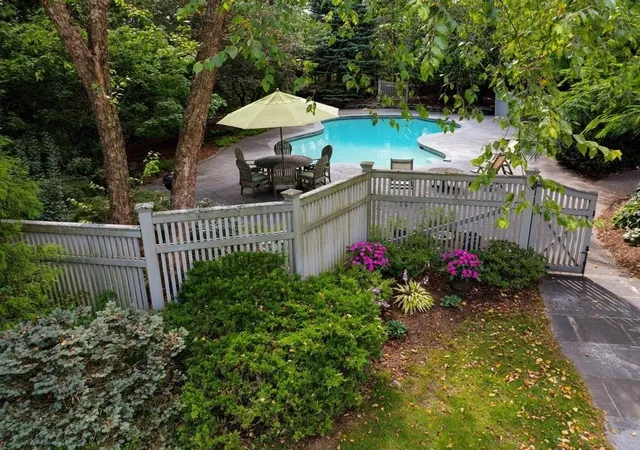 2nd image of 40 Bicentennial Way, Boxborough, MA 01719 | MLS# 73534117