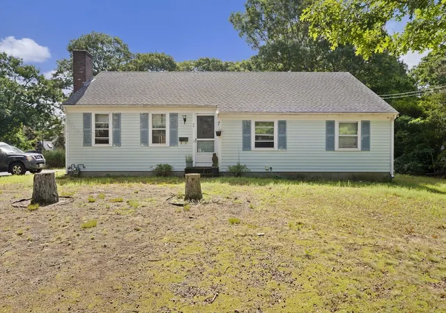 2nd image of 24 S Sea Ave, Yarmouth, MA 02601 | MLS# 73567504