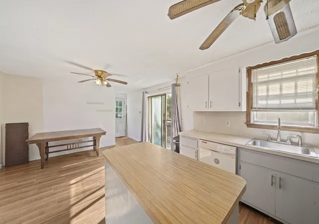 5th image of 24 S Sea Ave, Yarmouth, MA 02601 | MLS# 73567504