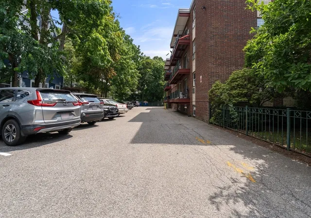 2nd image of 804 Centre St, Jamaica Plain, MA 02130