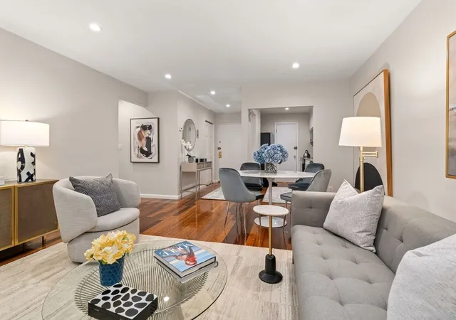 3rd image of 804 Centre St, Boston, MA 02130