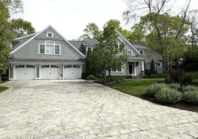 2nd image of 4 Tamarack Ln, Sandwich, MA 02563 | MLS# 73523196
