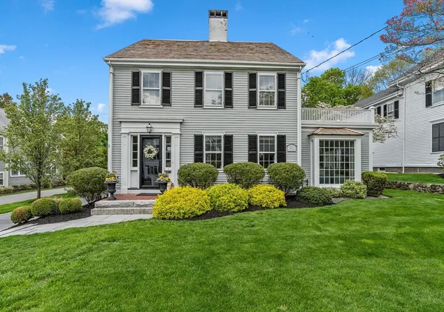 1st image of 37 Lincoln St, Hingham, MA 02043 | MLS# 73557589