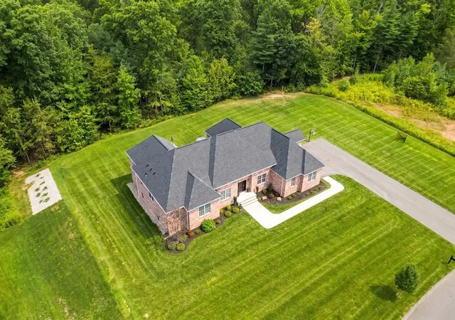 2nd image of 13 Bella Vista Dr, East Longmeadow, MA 01028 | MLS# 73567061
