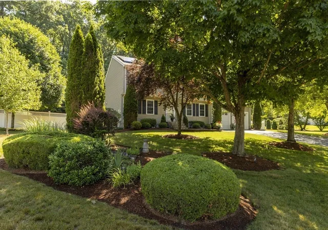 3rd image of 13 Candlewood Dr, Medway, MA 02053 | MLS# 73541488