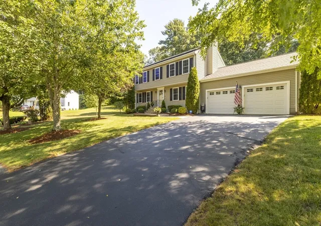 41st image of 13 Candlewood Dr, Medway, MA 02053 | MLS# 73541488