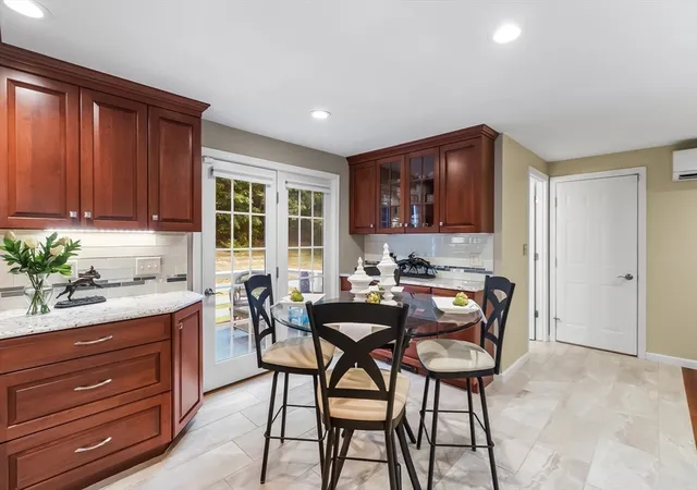 5th image of 13 Candlewood Dr, Medway, MA 02053 | MLS# 73541488