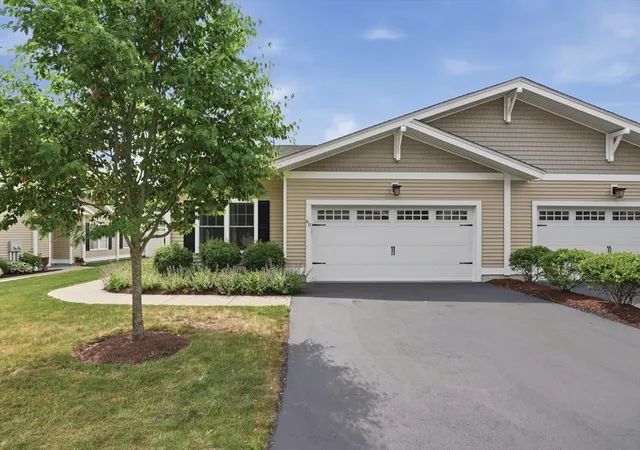 Homes for sale in Uxbridge, MA | 60 Rogerson Xing #60, Uxbridge, MA 01569 | MLS# 73540088