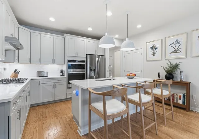 3rd image of 114 Orchard Dr #8, Sudbury, MA 01776 | MLS# 73529281