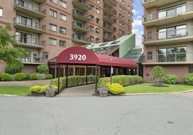 Homes for sale in Medford, MA | 3920 Mystic Valley Pkwy #514, Medford, MA 02155 | MLS# 73544344