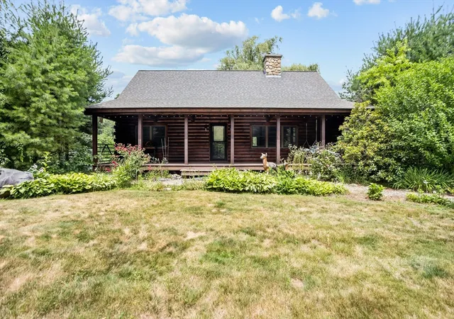 1st image of 48 Read St, Seekonk, MA 02771 | MLS# 73549589