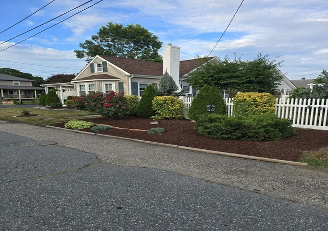 24th image of 110 Grant Ave, Somerset, MA 02726 | MLS# 73556716