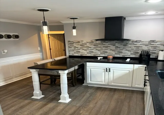 3rd image of 110 Grant Ave, Somerset, MA 02726 | MLS# 73556716