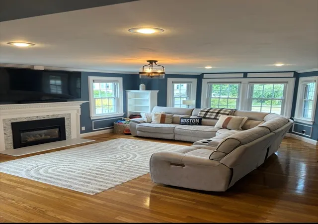 4th image of 110 Grant Ave, Somerset, MA 02726 | MLS# 73556716