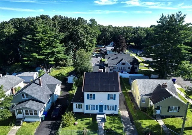 Photo 4 of Single family home for sale at 1388 Bay St, Springfield, MA 01109 | MLS# 73566193 | Listing updated on 2026-09-14