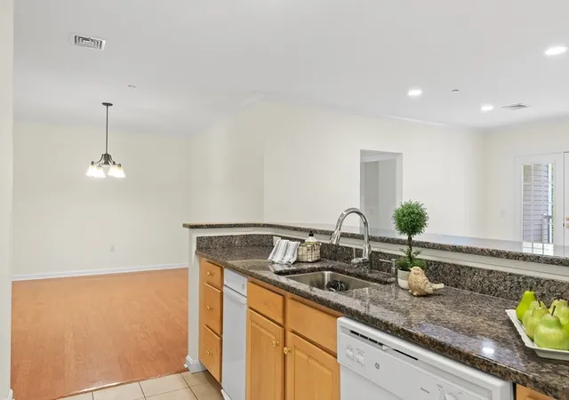 5th image of 190 Chickering Rd #212D, North Andover, MA 01845 | MLS# 73556205