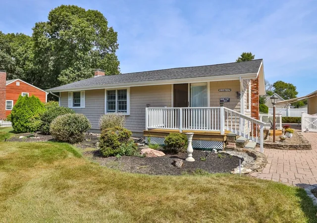 1st image of 6 Robinhood Rd, Wareham, MA 02571 | MLS# 73564685