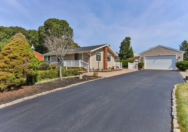 Photo 3 of Sale Pending at 6 Robinhood Rd, Wareham, MA 02571 | MLS# 73564685 | Listing updated on 2026-09-17