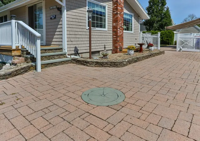 Photo 4 of Sale Pending at 6 Robinhood Rd, Wareham, MA 02571 | MLS# 73564685 | Listing updated on 2026-09-17