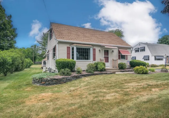 4th image of 7 Darby Dr, Westfield, MA 01085 | MLS# 73543428