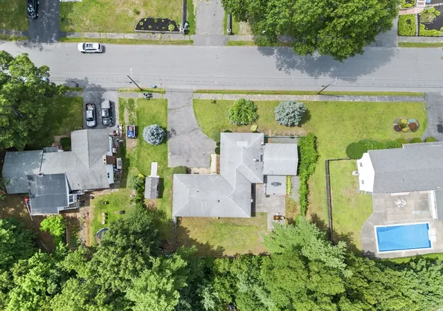 Photo 3 of Single family home for sale at 7 Pocahontas Dr, Peabody, MA 01960 | MLS# 73558758 | Listing updated on 2026-09-18
