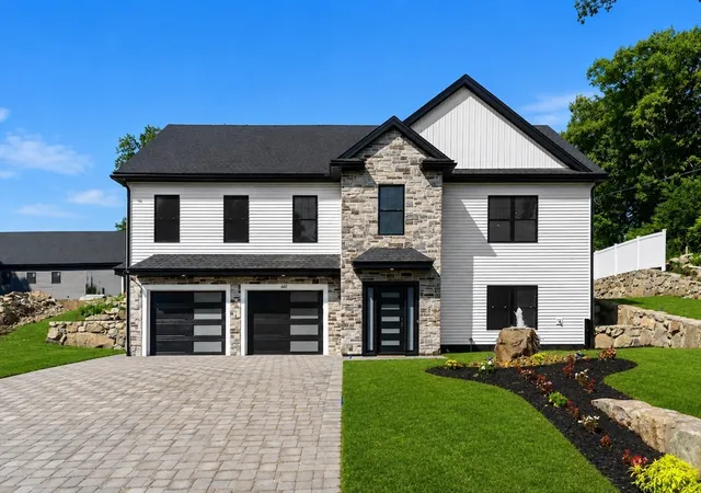 Photo 1 of Single family home for sale at 660 Hildreth St, Dracut, MA 01826 | MLS# 73565444 | Listing updated on 2026-09-15