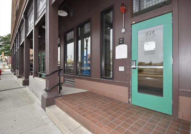 Homes for sale in Springfield, MA | 385 Worthington Street #2F, Springfield, MA 01103 | MLS# 73549824