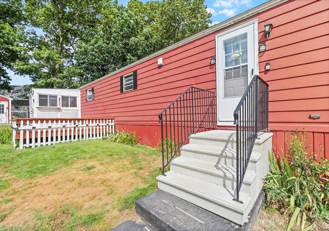 Photo 3 of Manufactured home for sale at 32 Kevork Ave, Marlborough, MA 01752 | MLS# 73569587 | Listing updated on 2026-09-06