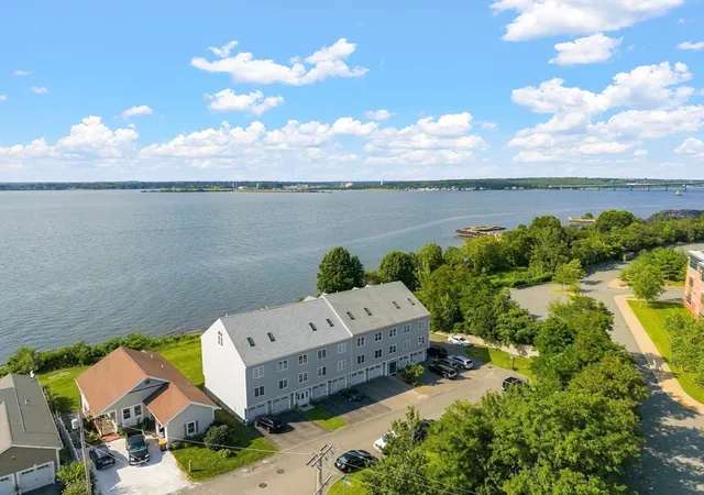 3rd image of 273 Draper St, Fall River, MA 02724