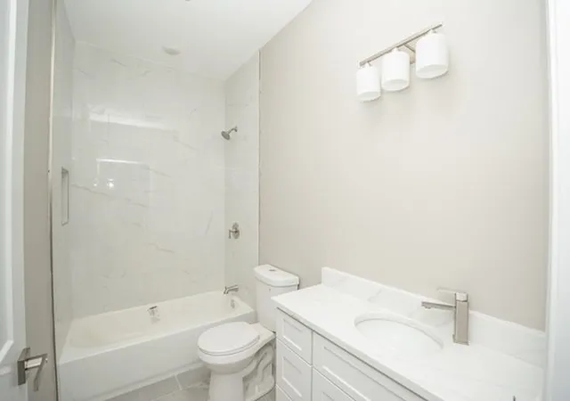 Photo 4 of Condominium at 13 Nahant St #4C, Lynn, MA 01902 | MLS# 73431977 |  | Sold on 2026-04-02