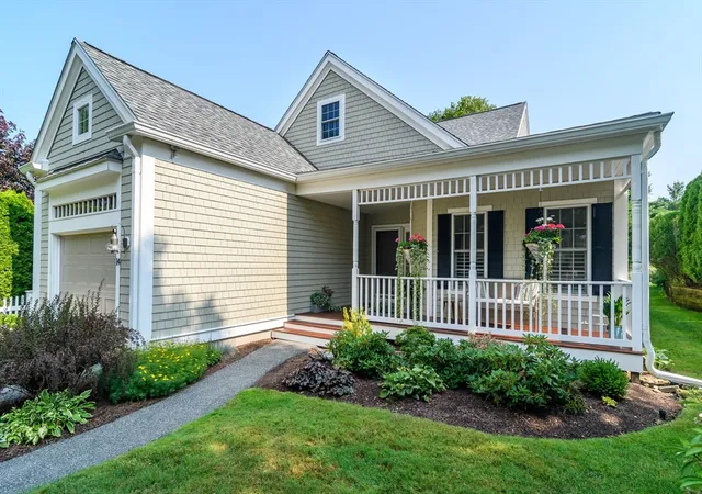 1st image of 14 Sea Knoll Ct #14, Buzzards Bay, MA 02532 | MLS# 73563074