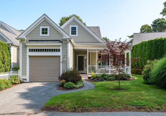 2nd image of 14 Sea Knl Ct, Buzzards Bay, MA 02532