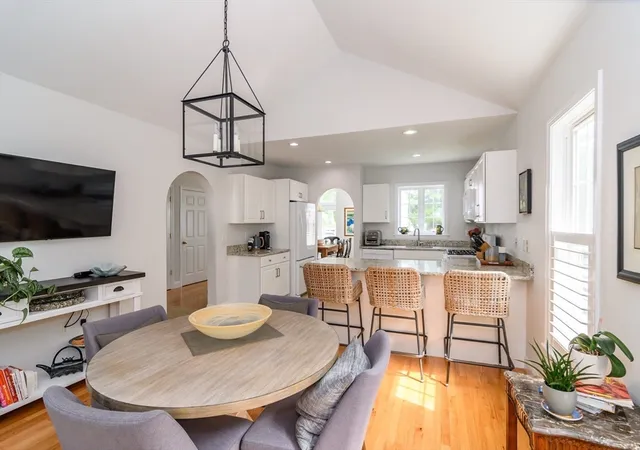 5th image of 14 Sea Knl Ct, Bourne, MA 02532