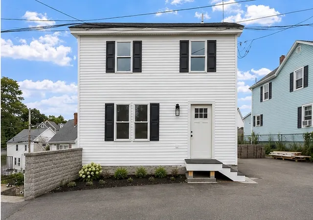 Photo 2 of Single family home for sale at 11 Hovey St, Woburn, MA 01801 | MLS# 73569261 | Listing updated on 2026-09-03