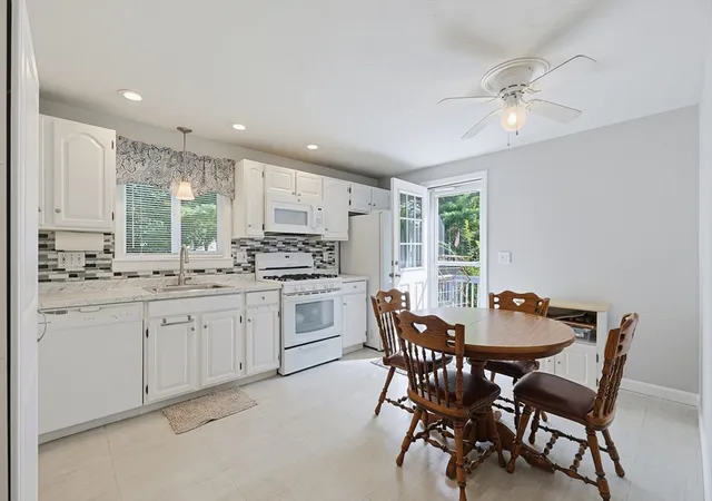 5th image of 14 Carol Dr #14, Franklin, MA 02038 | MLS# 73568231