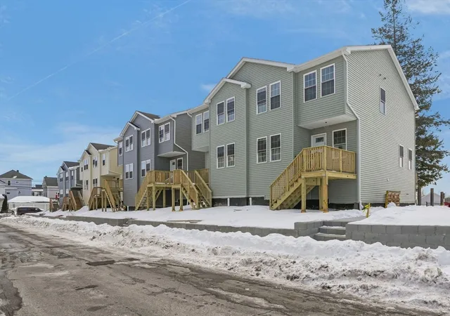 Listing Photo 4 - Condo for sale in building located at 25 Lebanon St, Fall River, MA 02723 - Unit #D