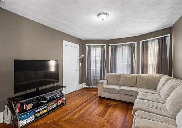 4th image of 39 Myrtle St, Pawtucket, RI 02860 | MLS# 73548384
