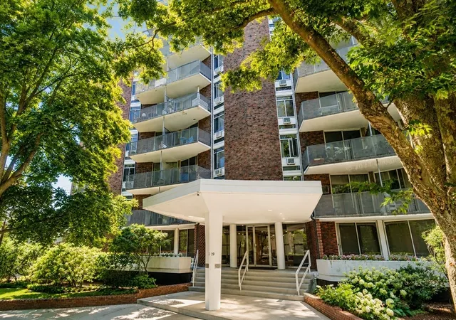 Homes for sale in Brookline, MA | 19 Winchester St #402, Brookline, MA 02446 | MLS# 73549580
