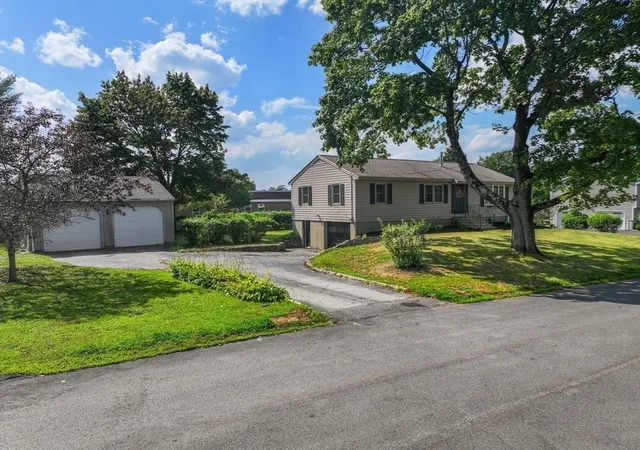 Photo 4 of Sale Pending at 29 Rosedale Avenue, North Andover, MA 01845 | MLS# 73568454 | Listing updated on 2026-09-17