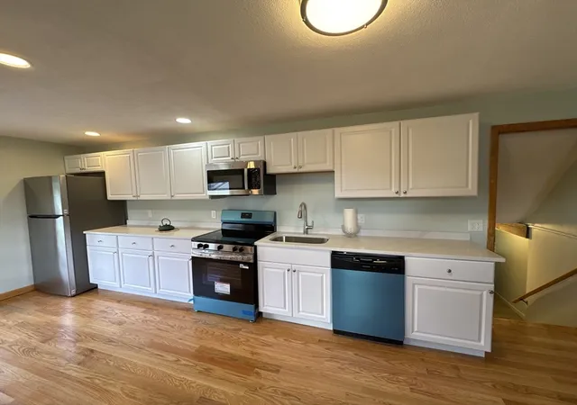 4th image of 72 Kurland Ave, Brockton, MA 02301 | MLS# 73538319