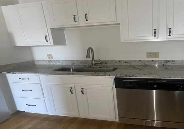4th image of 170 Oxford St, Lynn, MA 01901