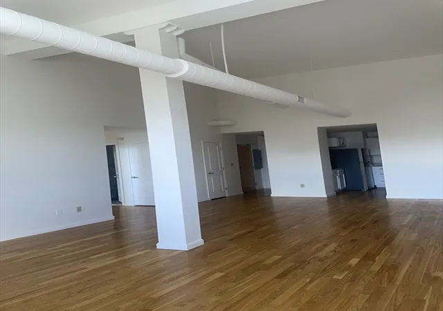 5th image of 170 Oxford St, Lynn, MA 01901