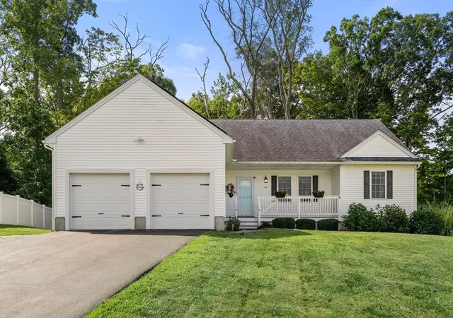 Photo 2 of Single family home for sale at 42 Highfield Dr, Southbridge, MA 01550 | MLS# 73567556 | Listing updated on 2026-09-17