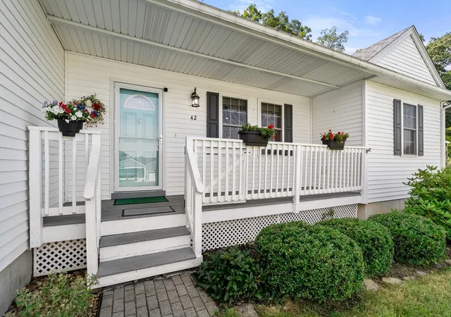 Photo 3 of Single family home for sale at 42 Highfield Dr, Southbridge, MA 01550 | MLS# 73567556 | Listing updated on 2026-09-17