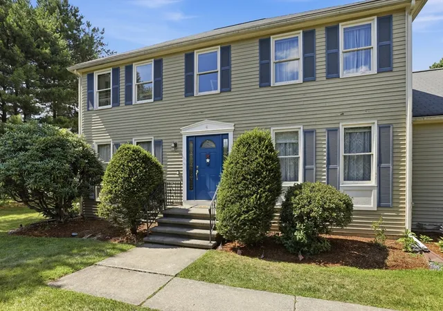 2nd image of 4 Oneida Pl, Hudson, MA 01749 | MLS# 73547985